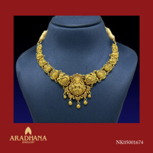 NECKLACE 1674